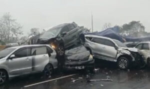 Gelegar Tragedi Senin Sore di Tol Cipularang KM 92